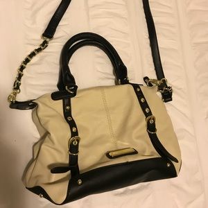 Steve Madden black and cream purse.